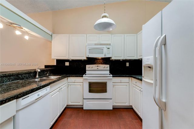 7821 SW 148th Avenue 2, Miami, FL 33193