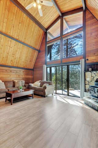 10295 Little Tree Ct, Grass Valley, CA 95949