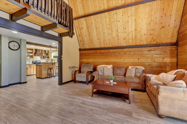 10295 Little Tree Ct, Grass Valley, CA 95949
