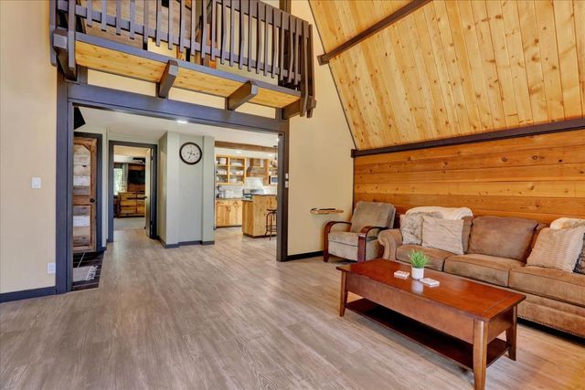 10295 Little Tree Ct, Grass Valley, CA 95949
