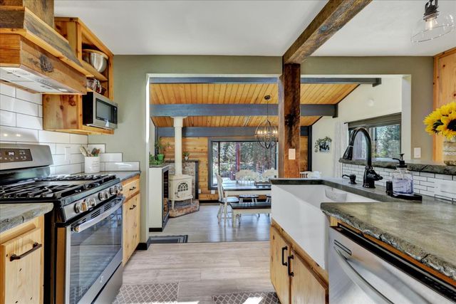 10295 Little Tree Ct, Grass Valley, CA 95949