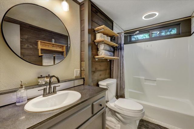 10295 Little Tree Ct, Grass Valley, CA 95949