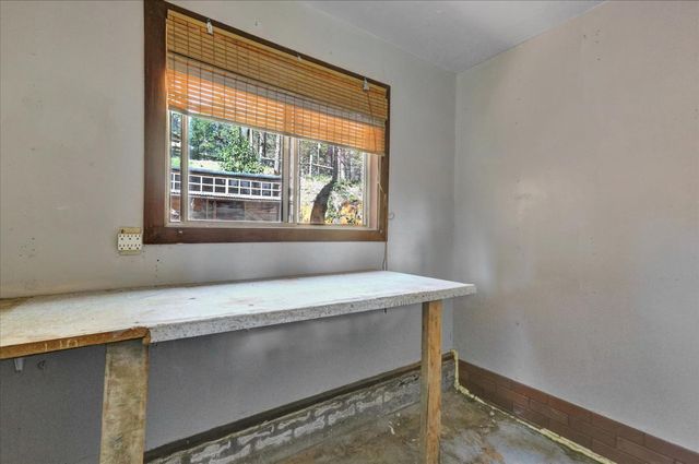 10295 Little Tree Ct, Grass Valley, CA 95949