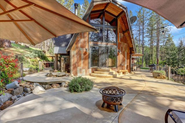 10295 Little Tree Ct, Grass Valley, CA 95949