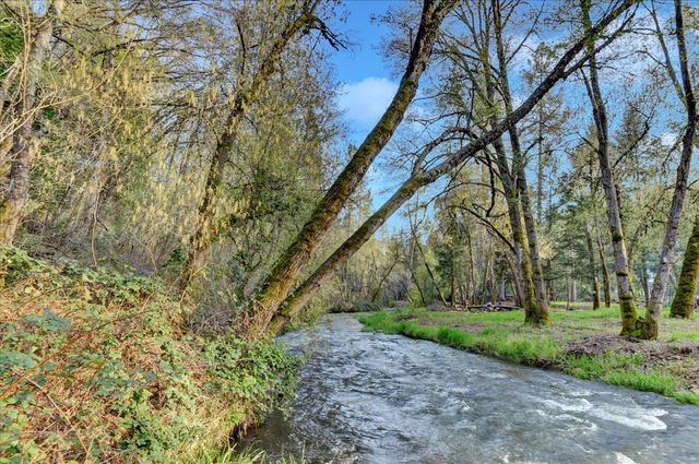 10295 Little Tree Ct, Grass Valley, CA 95949