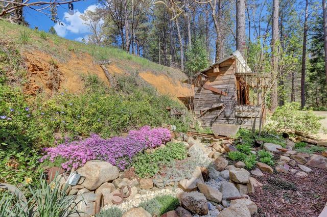 10295 Little Tree Ct, Grass Valley, CA 95949