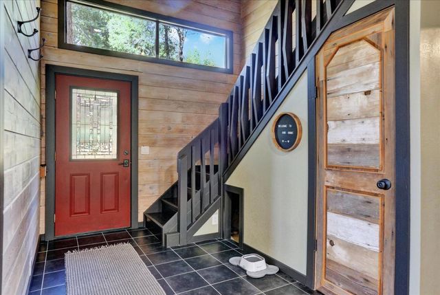 10295 Little Tree Ct, Grass Valley, CA 95949