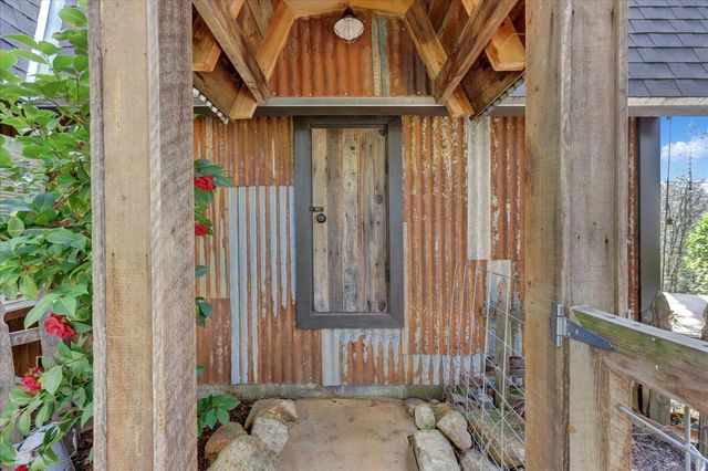 10295 Little Tree Ct, Grass Valley, CA 95949