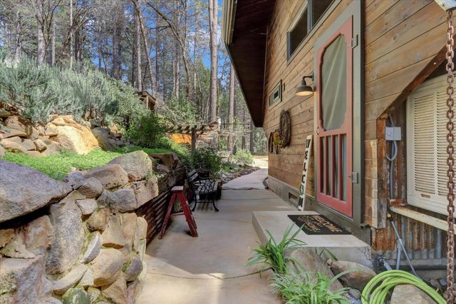 10295 Little Tree Ct, Grass Valley, CA 95949