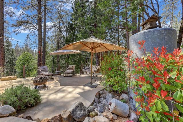 10295 Little Tree Ct, Grass Valley, CA 95949