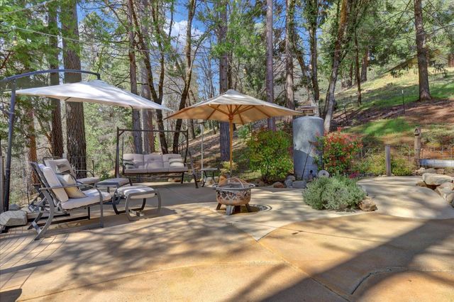 10295 Little Tree Ct, Grass Valley, CA 95949