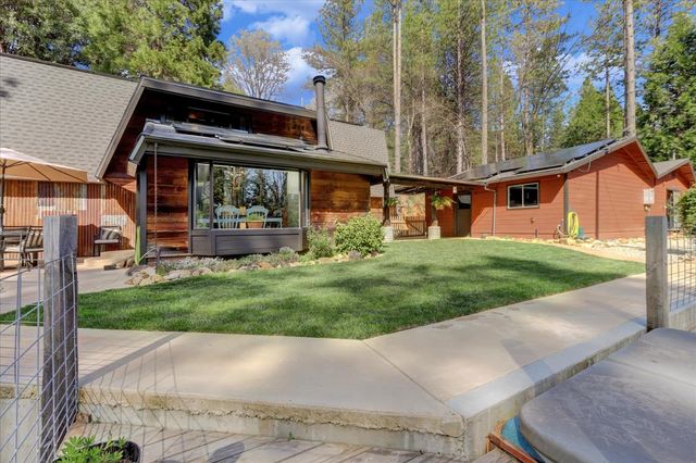 10295 Little Tree Ct, Grass Valley, CA 95949