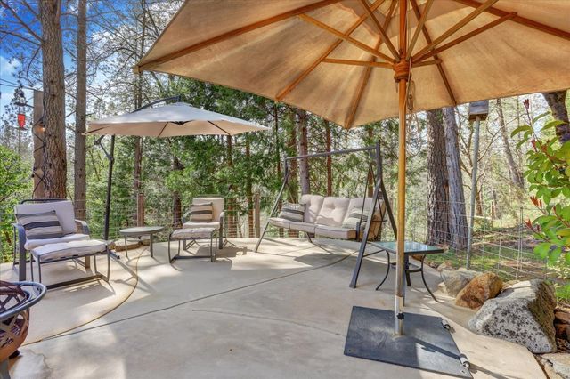 10295 Little Tree Ct, Grass Valley, CA 95949