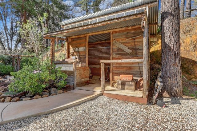 10295 Little Tree Ct, Grass Valley, CA 95949
