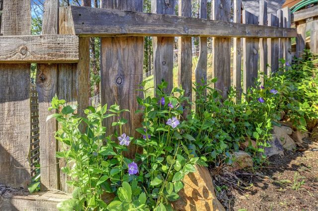 10295 Little Tree Ct, Grass Valley, CA 95949