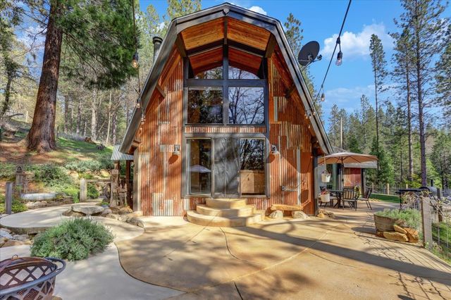 10295 Little Tree Ct, Grass Valley, CA 95949