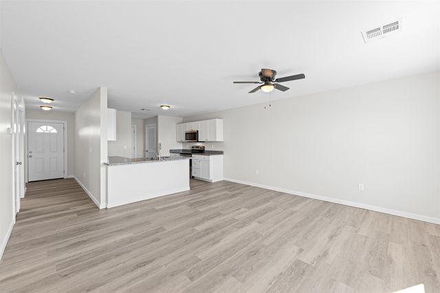 3014 Fountain Dr, Salina, KS 67401