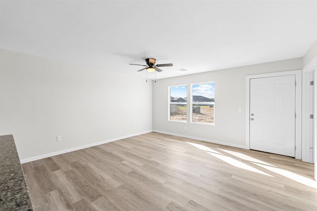 3014 Fountain Dr, Salina, KS 67401