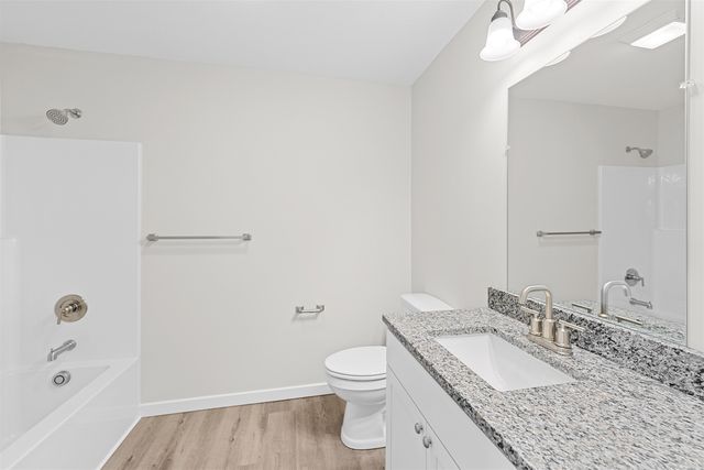 3014 Fountain Dr, Salina, KS 67401