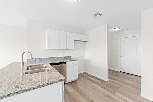 3014 Fountain Dr, Salina, KS 67401