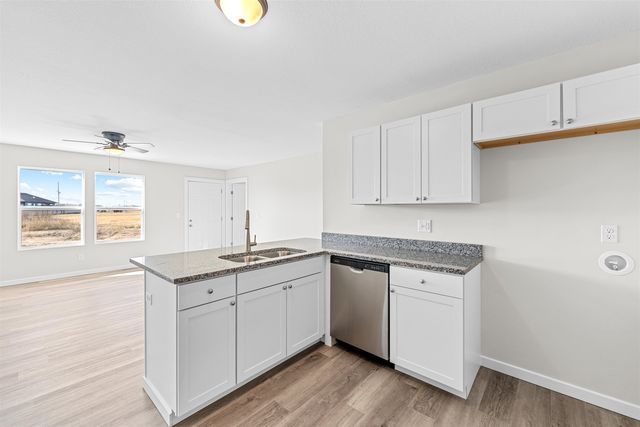 3014 Fountain Dr, Salina, KS 67401