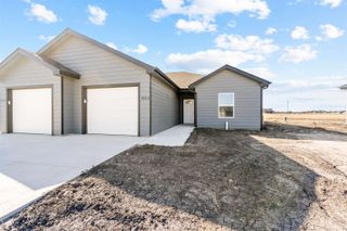 3014 Fountain Dr, Salina, KS 67401