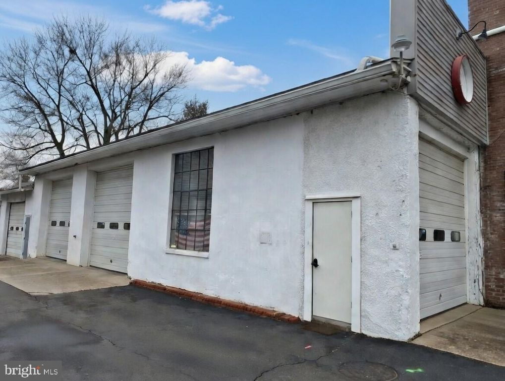 Image 1 of property listing at 114 S MAIN ST #7, Dublin, PA 18917