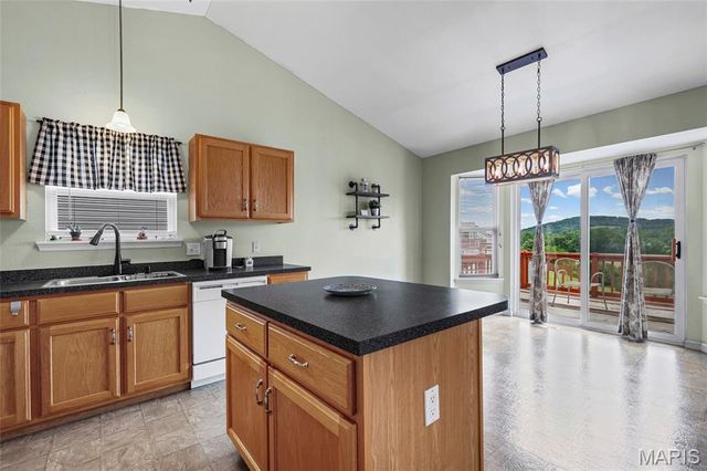 6440 Glenstone Drive, Imperial, MO 63052