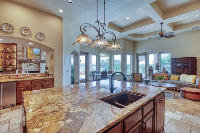 143 Westgate Loop, Horseshoe Bay, TX 78657