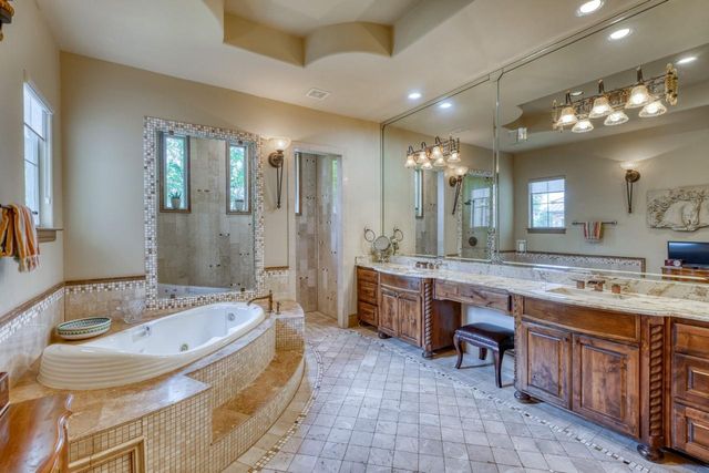 143 Westgate Loop, Horseshoe Bay, TX 78657