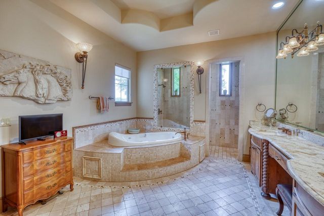 143 Westgate Loop, Horseshoe Bay, TX 78657
