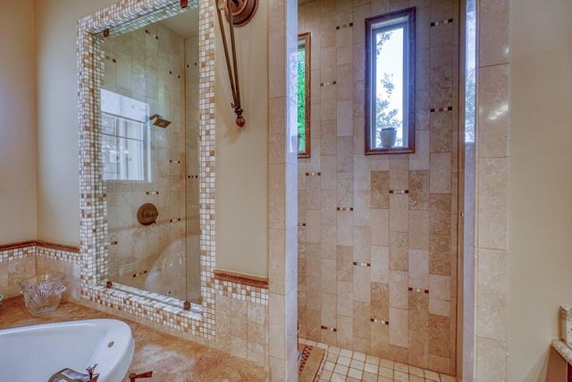 143 Westgate Loop, Horseshoe Bay, TX 78657