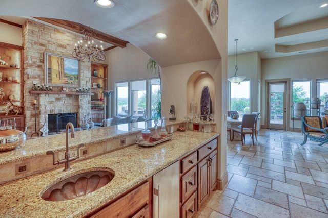 143 Westgate Loop, Horseshoe Bay, TX 78657