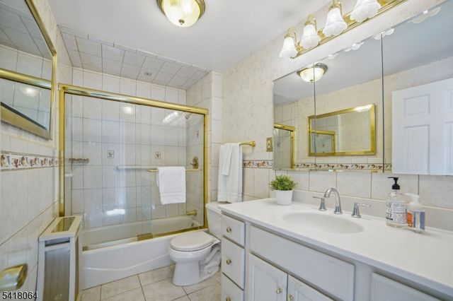 158 Terhune Ave, Passaic City, NJ 07055