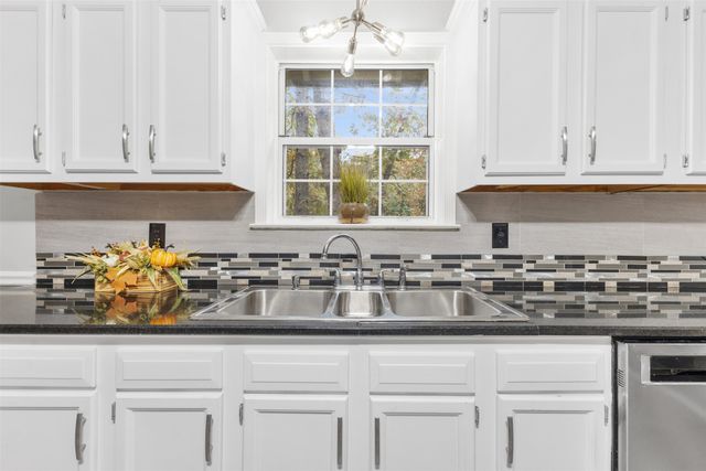 109 King Lyle Road, Scroggins, TX 75480