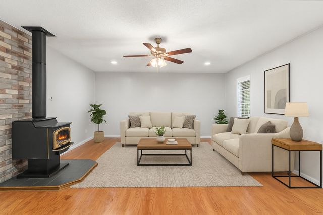 109 King Lyle Road, Scroggins, TX 75480