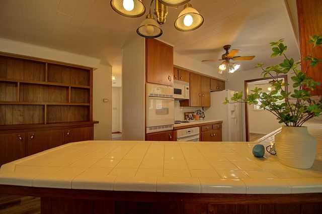 1900 Michelle Dr, Kerrville, TX 78028