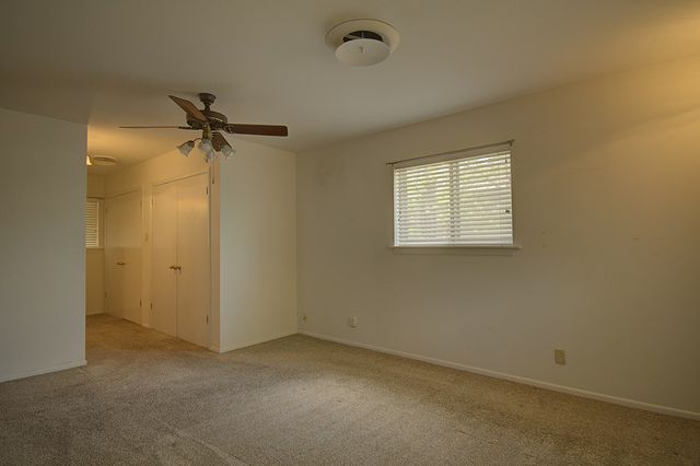 1900 Michelle Dr, Kerrville, TX 78028