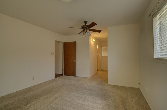 1900 Michelle Dr, Kerrville, TX 78028