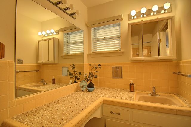 1900 Michelle Dr, Kerrville, TX 78028