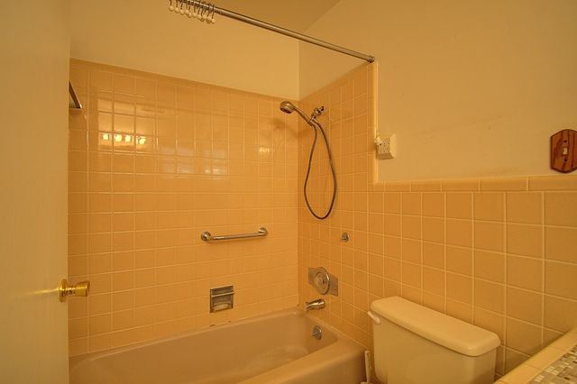 1900 Michelle Dr, Kerrville, TX 78028