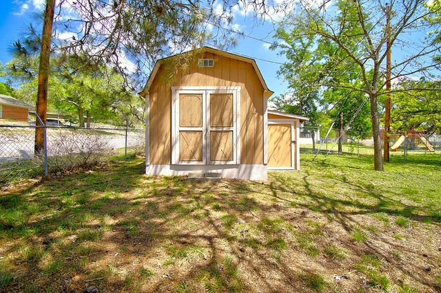 1900 Michelle Dr, Kerrville, TX 78028