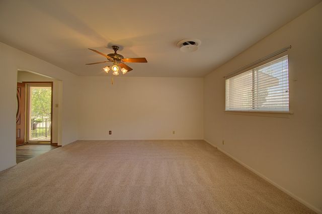 1900 Michelle Dr, Kerrville, TX 78028