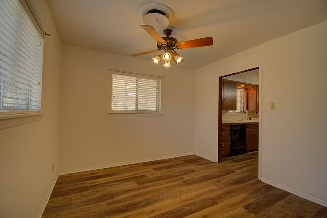 1900 Michelle Dr, Kerrville, TX 78028