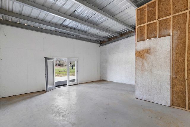 168 County Road 470, Dayton, TX 77535