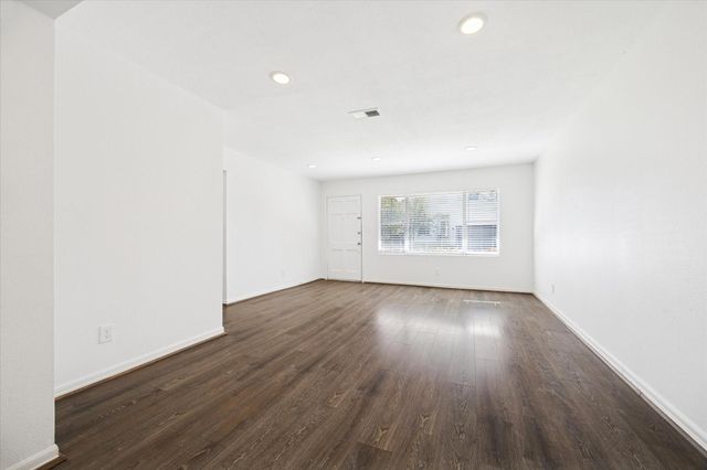 4404 Vivian Street, Bellaire, TX 77401