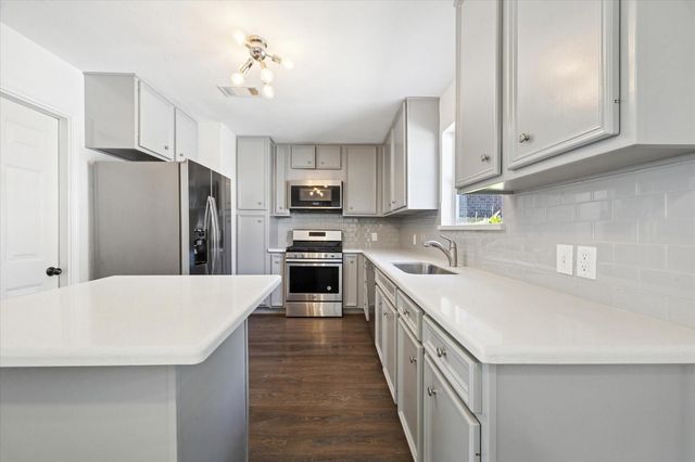 4404 Vivian Street, Bellaire, TX 77401