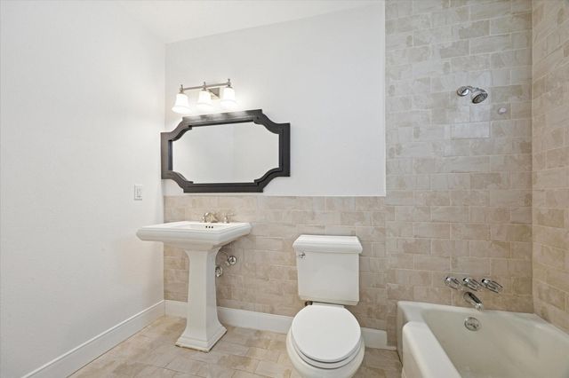 4404 Vivian Street, Bellaire, TX 77401