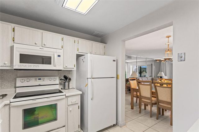 2200 Diana Dr 316, Hallandale Beach, FL 33009