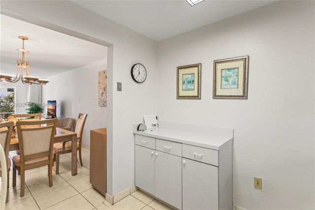 2200 Diana Dr 316, Hallandale Beach, FL 33009